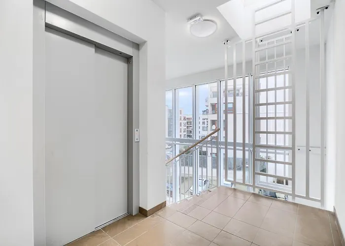 Exclusive - 2 Seperate Bedroom 5 Star *****